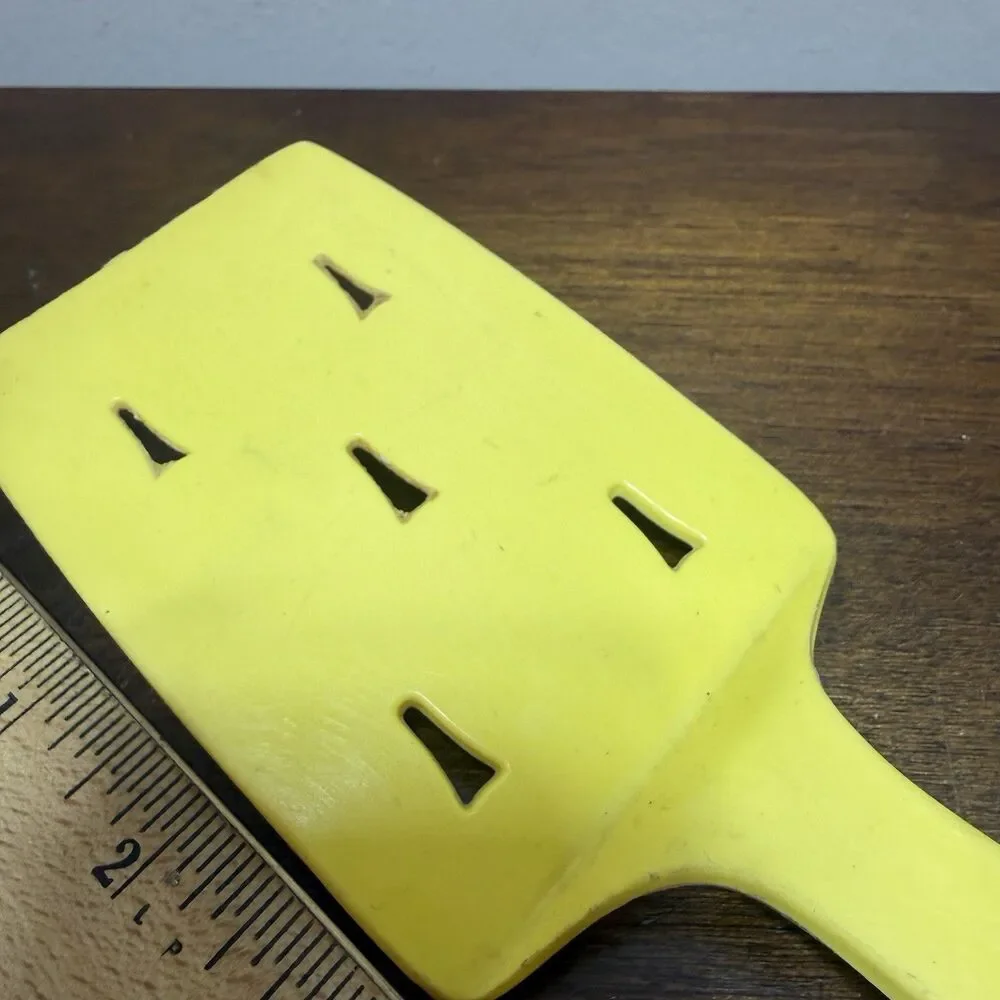 Yellow Plastic Spatula VIP SALES made In USA Retro Kitchen Utensil
